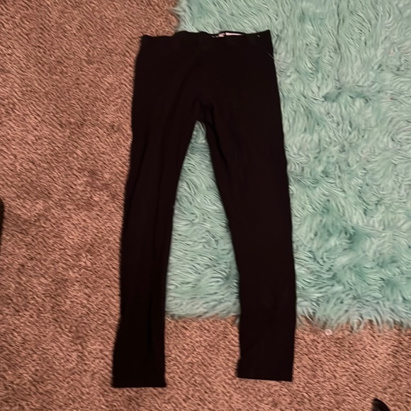 Brand is wonder nation, kid, size extra large, 14-16. its colored black. - Picture 1 of 3